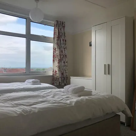 Big House In Filton - Sleeps Up To 7! Дом отдыха