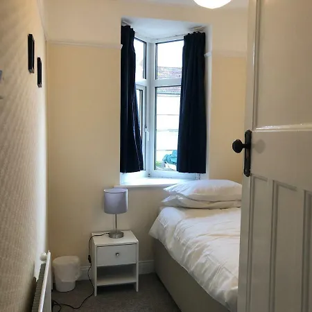 Big House In Filton - Sleeps Up To 7! Дом отдыха *
