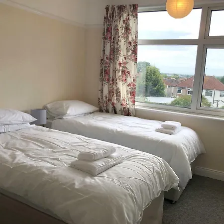 Big House In Filton - Sleeps Up To 7! Бристоль
